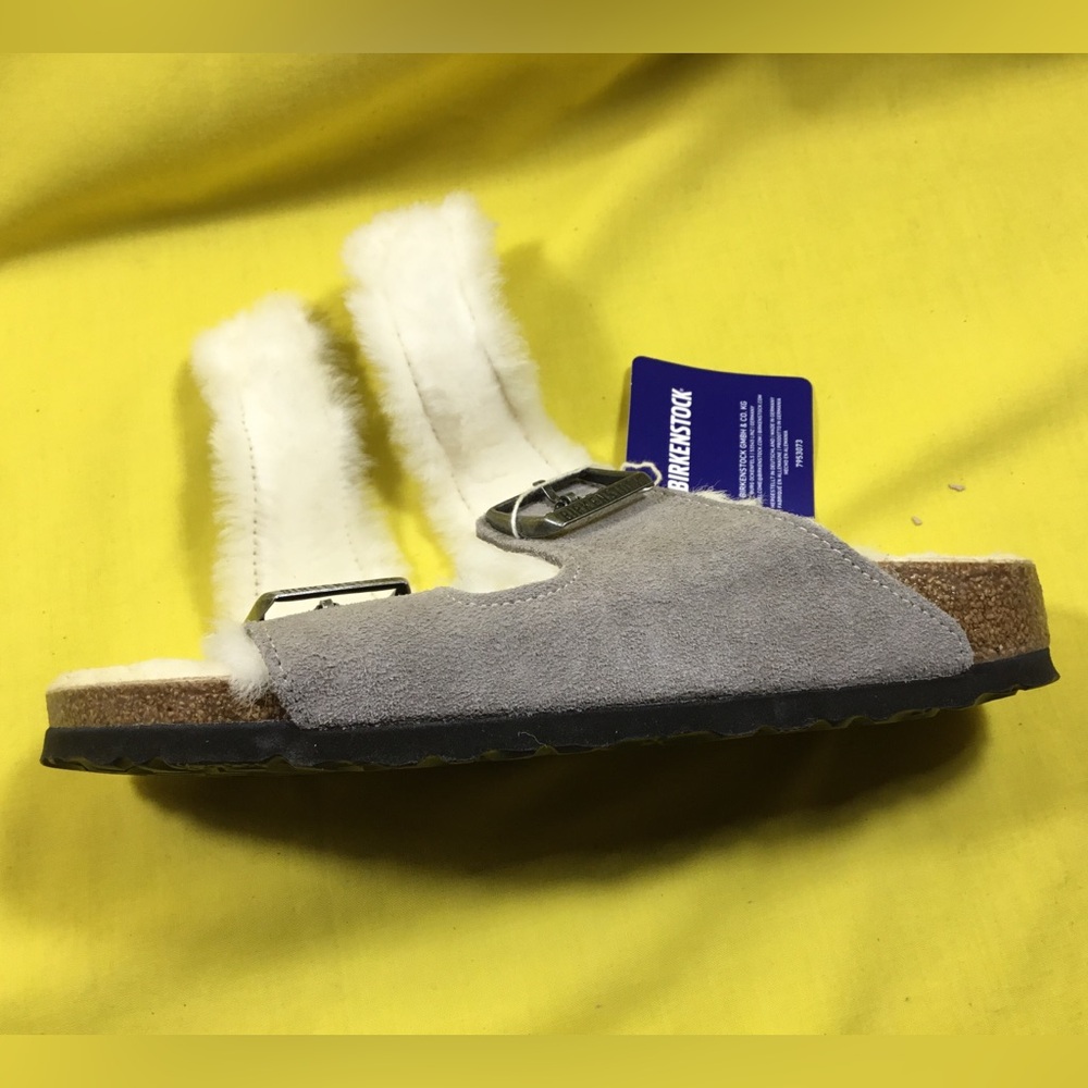 Birkenstock Women’s Arizona Shearling Sandals in Stone Coin Suede SZ 39 NWT - Picture 5 of 8